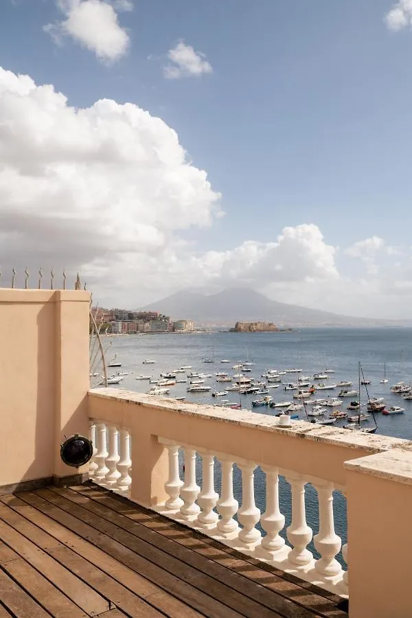 Caracciolo 13 Rooftop & Suites Napoli 0*,  İtalya