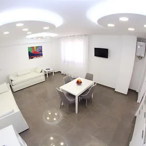 Mondo Suites Apartments Appartamento