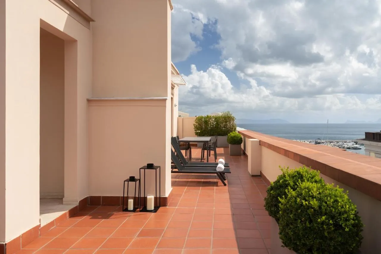 Caracciolo 13 Rooftop & Suites Neapel Apartment