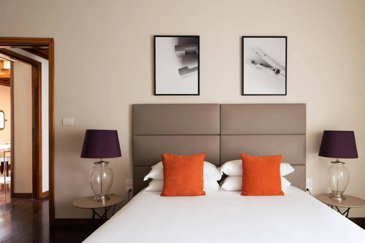 Caracciolo 13 Rooftop & Suites Neapel