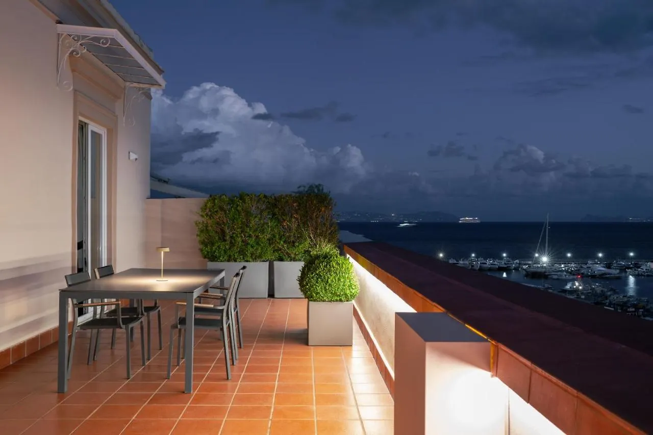 Caracciolo 13 Rooftop & Suites Neapel 0*,