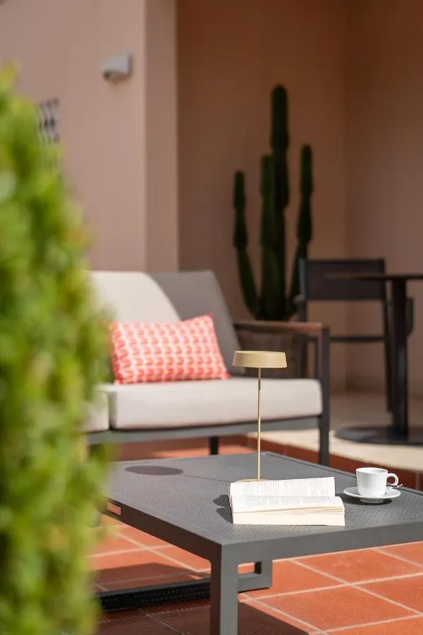 Caracciolo 13 Rooftop & Suites Neapel