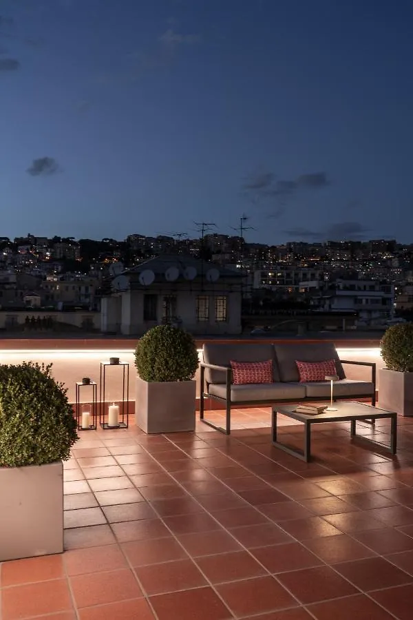 Caracciolo 13 Rooftop & Suites Neapel